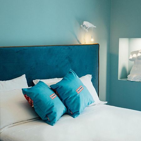 بيسكارا Aron Only Suites Bed And Breakfast المظهر الخارجي الصورة